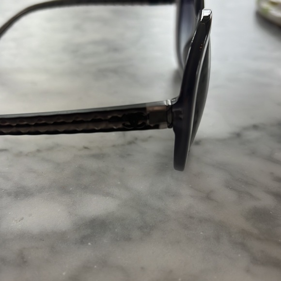 Chanel sunglasses - Picture 6 of 9